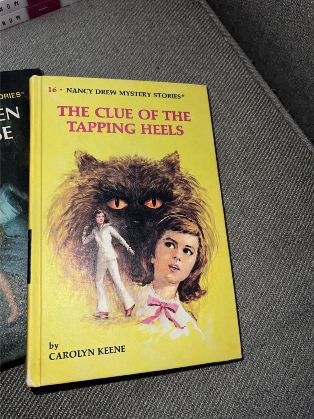 Vintage Nancy Drew Hardcover Book #16: The Clue of the Tapping Heels
